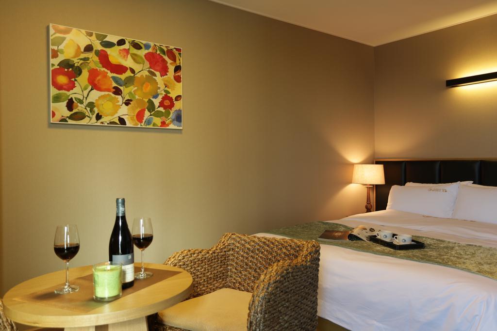 Radiance Tourist Hotel Geoje Exterior photo