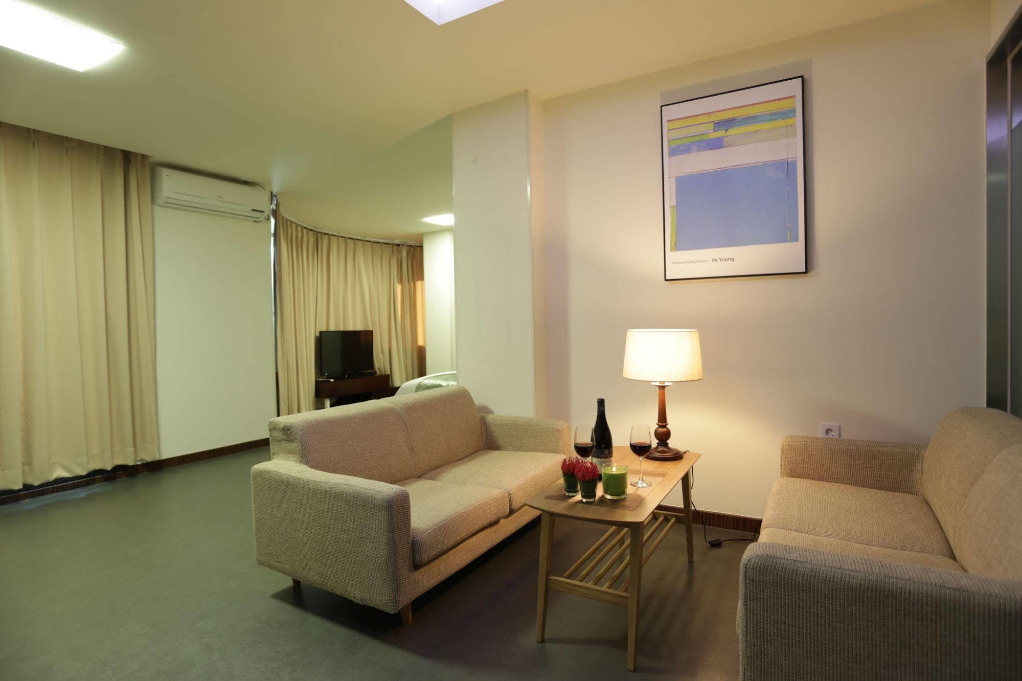 Radiance Tourist Hotel Geoje Exterior photo