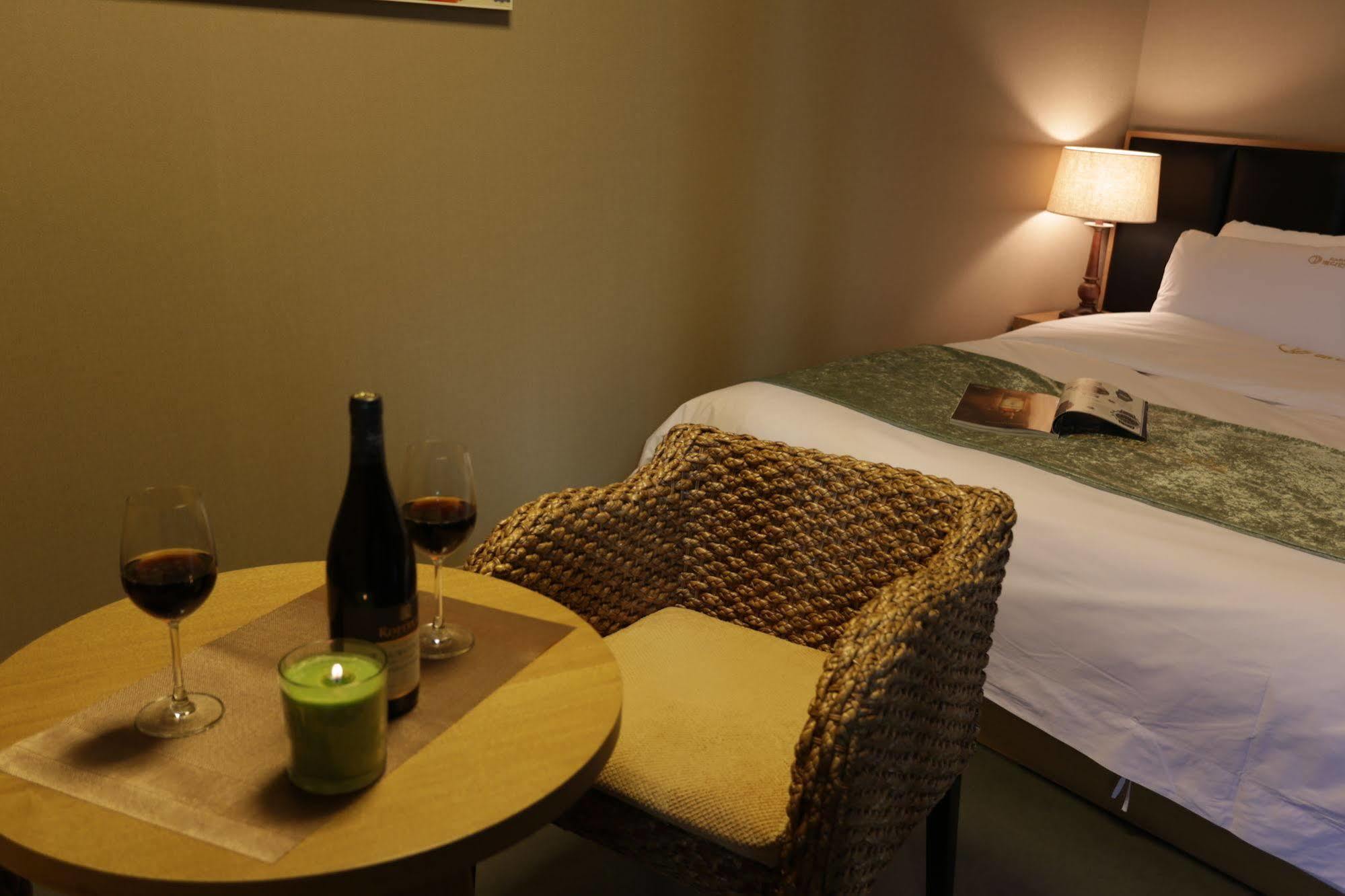 Radiance Tourist Hotel Geoje Exterior photo