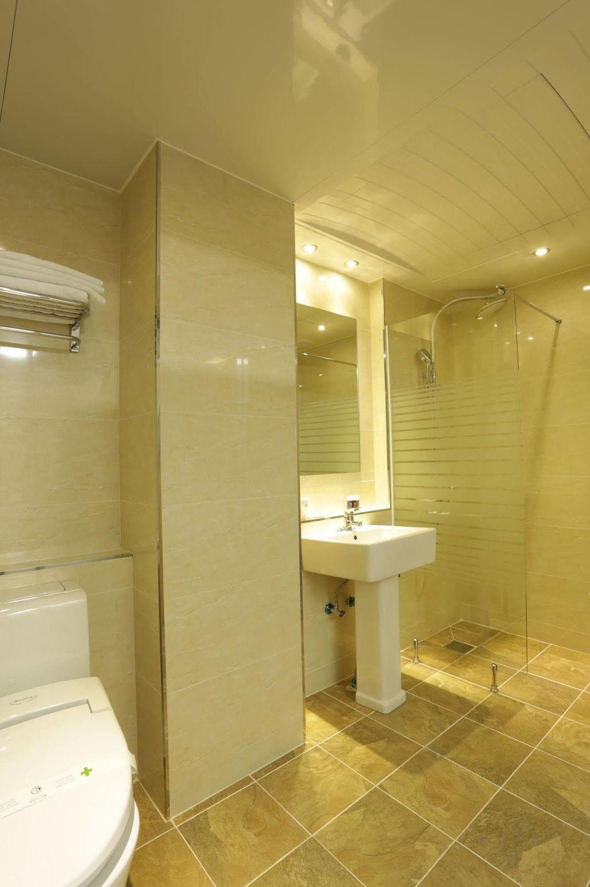 Radiance Tourist Hotel Geoje Exterior photo
